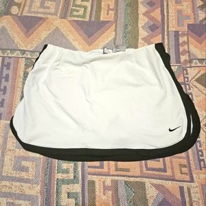 NIKE Tennis Skort Size Medium